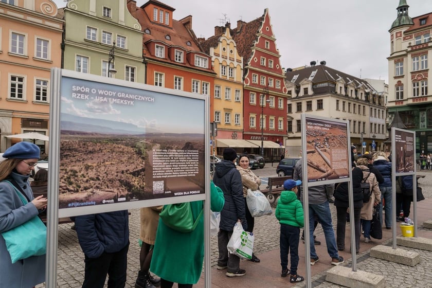 Międzynarodowy Dzień Wody i akcja MPWiK #Pijkran&oacute;wkę&nbsp;na placu Solnym (22 marca)