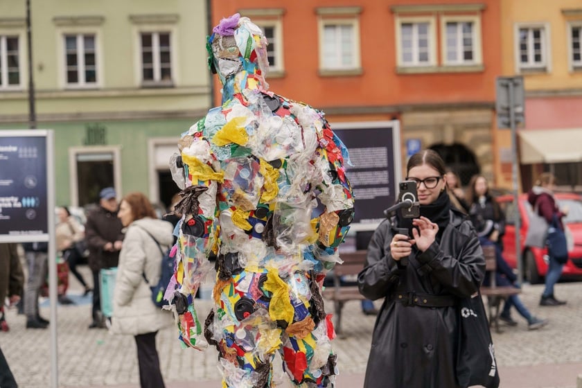 Międzynarodowy Dzień Wody i akcja MPWiK #Pijkran&oacute;wkę&nbsp;na placu Solnym (22 marca)