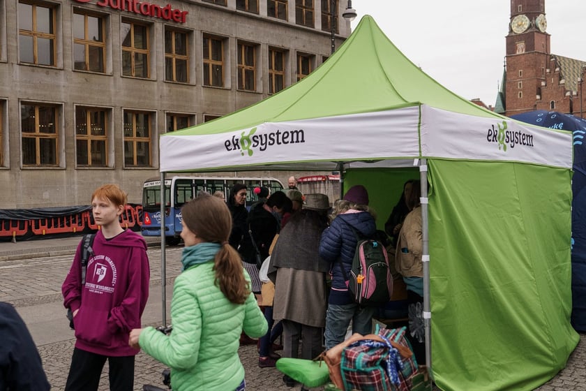Międzynarodowy Dzień Wody i akcja MPWiK #Pijkran&oacute;wkę&nbsp;na placu Solnym (22 marca)