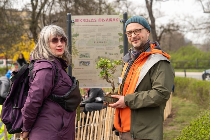 Sadzenie Mikrolasu Miyawaki we Wrocławiu, 21 marca 2024 roku