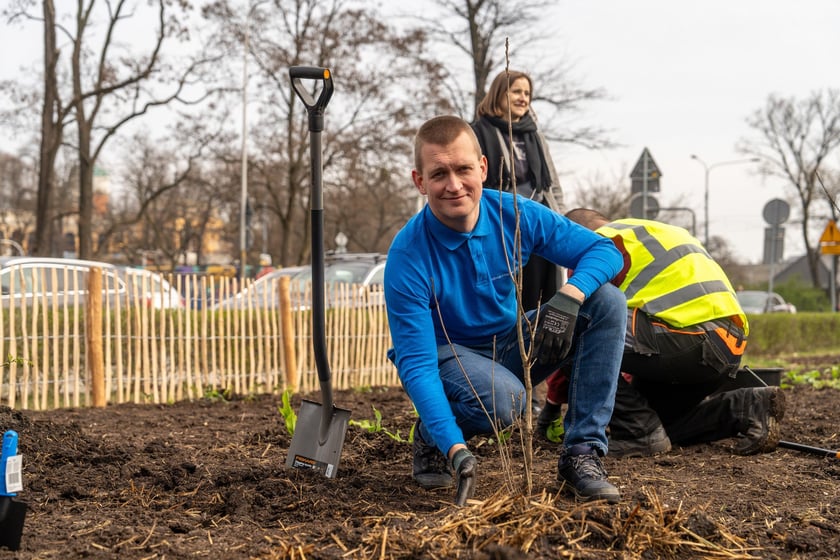 Sadzenie Mikrolasu Miyawaki we Wrocławiu, 21 marca 2024 roku