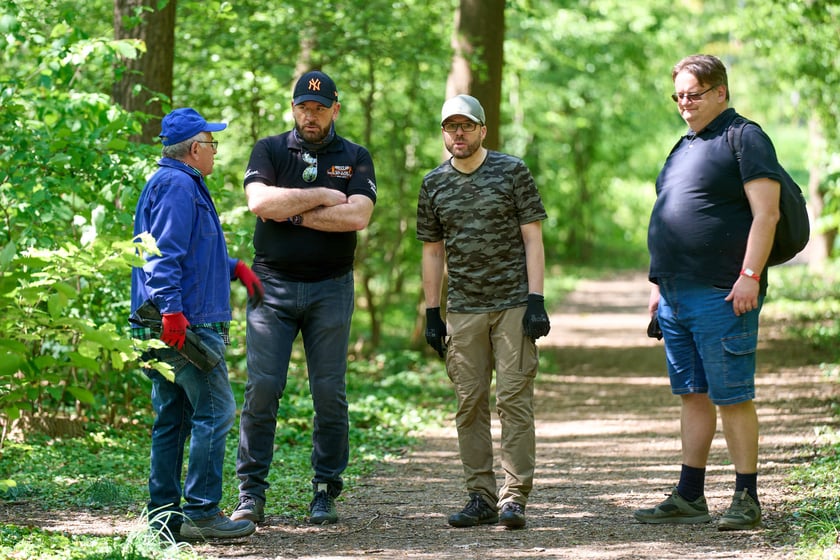Sprzątanie Lasu Kuźnickiego, 27.04.2024