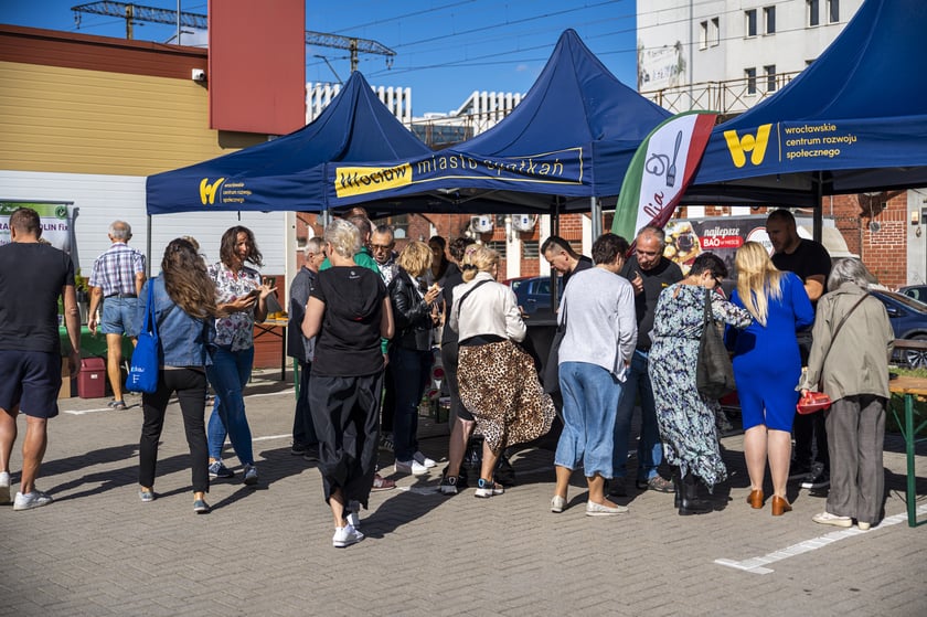 Wrocław i Pasaż Zielińskiego nie marnują! Otwarcie lodówki społecznej - 27.09.2024