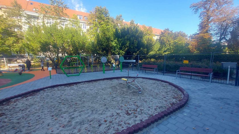 Integracyjny, odmieniony plac zabaw na skwerze im. Ireny Sendlerowej