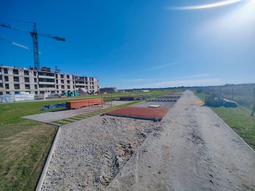 Skwer Hansa Schaurona na Nowych Żernikach i postępy prac