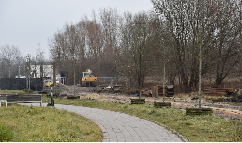 Prace na ul. Konduktorskiej, Braci Hofmannów i Cegielskiego na wrocławskim Jagodnie. MPWiK Wrocław buduje tam nową sieć kanalizacji deszczowej o długości 650 m, zbiornik retencyjny o pojemności 760 m.sz. oraz przepompownię wód deszczowych.