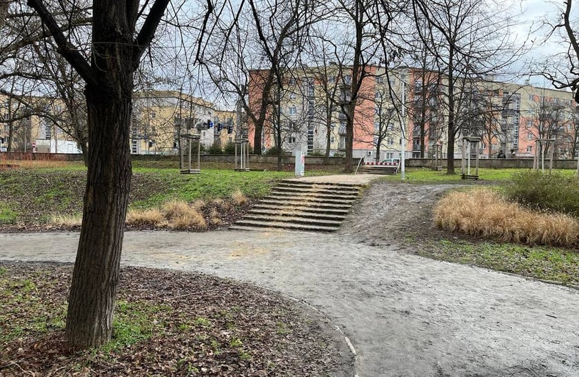 Tak obecnie wygląda skwer przy ul. Długosza we Wrocławiu