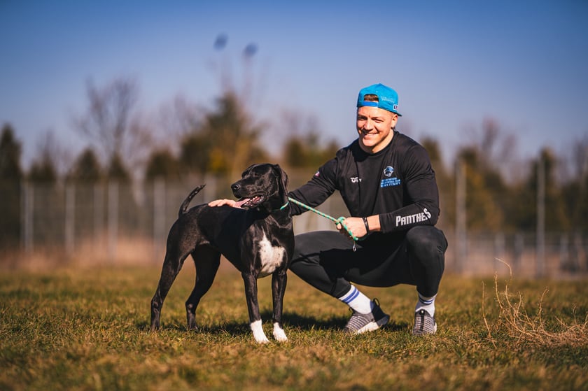ESKA, 4 lata - bardzo aktywna suczka. Miła ale ostrożna wobec obcych. Szuka bezpiecznej przystani i sportowych wyzwań!