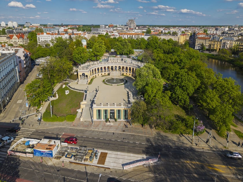 Bastion Sakwowy znajduje się na wzgórzu o wysokości 132 m n.p.m.