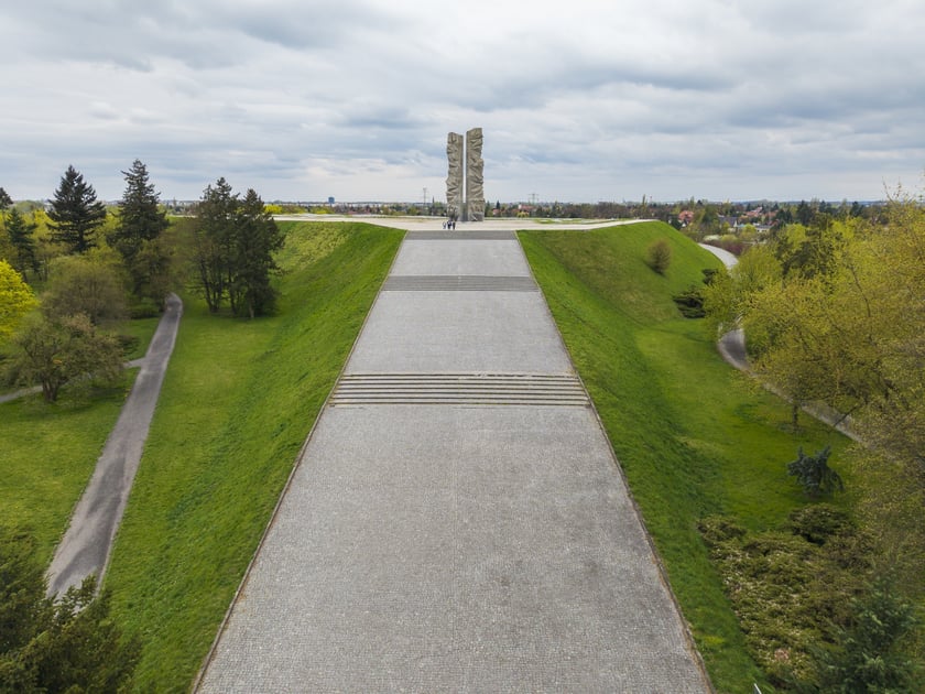 Cmentarz Żołnierzy Polskich na osiedlu Grabiszyn-Grabiszynek - 137 m n.p.m.