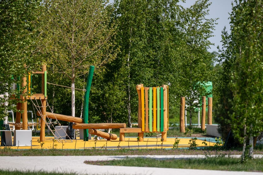 Skwer Hansa Scharouna na Nowych Żernikach na osiedlu Leśnica