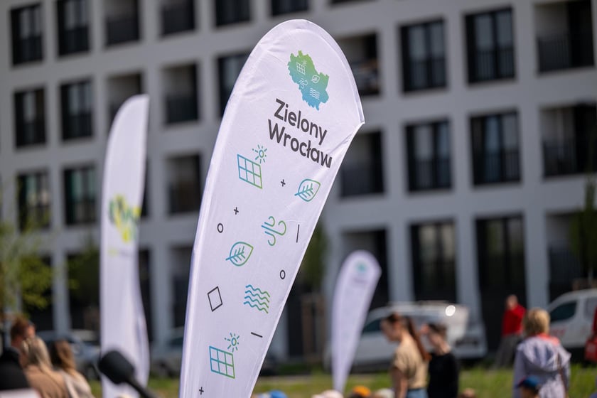 Skwer Hansa Scharouna na Nowych Żernikach na osiedlu Leśnica
