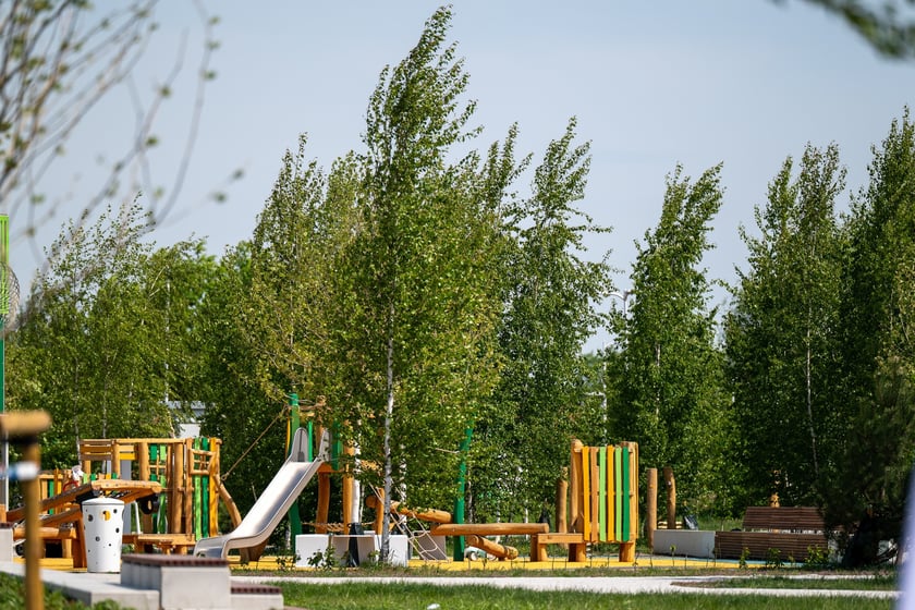 Skwer Hansa Scharouna na Nowych Żernikach na osiedlu Leśnica