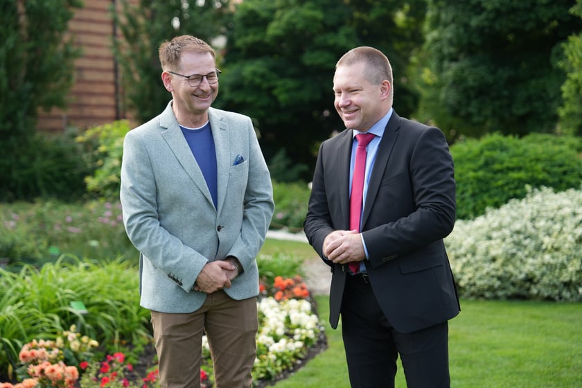Prezentacja wyjątkowej piwonii Nasz Wrocław, którą od dziś można zobaczyć w Ogrodzie Botanicznym Uniwersytetu Wrocławskiego