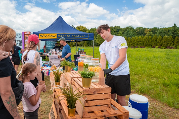 Piknik z okazji Dnia Psa we wrocławskim Schronisku dla Bezdomnych Zwierząt przy ul. Ślazowej, 29 czerwca 2025