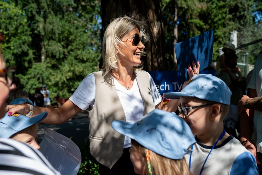 Pierwsze urodziny tygrys&oacute;w-czworaczk&oacute;w z wrocławskiego zoo. Na zdjęciu Renata Granowska, wiceprezydent Wrocławia