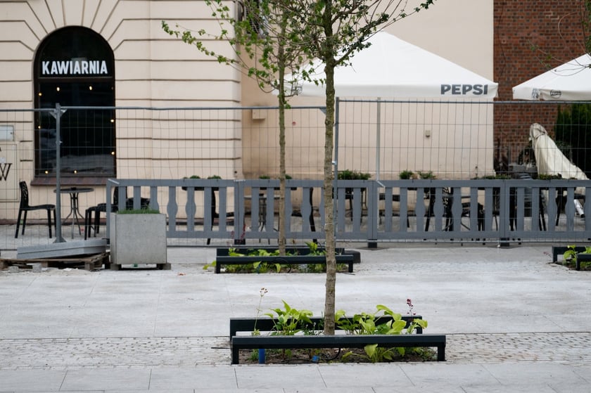 Prace na placu przy pomniku Chrobrego we Wrocławiu, 28 lipca 2025