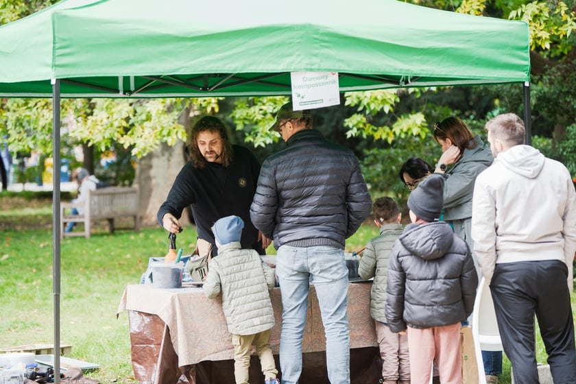 Międzypokoleniowy piknik ekologiczny w Ogrodzie Staromiejskim we Wrocławiu