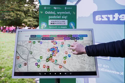 Międzypokoleniowy piknik ekologiczny w Ogrodzie Staromiejskim we Wrocławiu