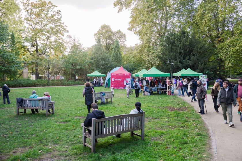 Międzypokoleniowy piknik ekologiczny w Ogrodzie Staromiejskim we Wrocławiu