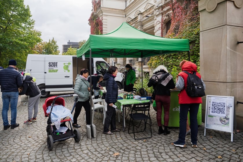 Międzypokoleniowy piknik ekologiczny w Ogrodzie Staromiejskim we Wrocławiu