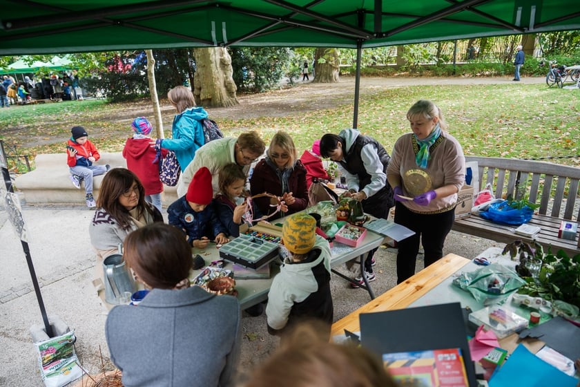 Międzypokoleniowy piknik ekologiczny w Ogrodzie Staromiejskim we Wrocławiu