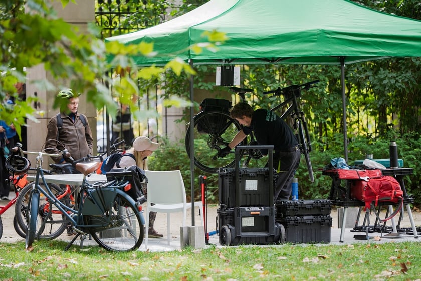 Międzypokoleniowy piknik ekologiczny w Ogrodzie Staromiejskim we Wrocławiu