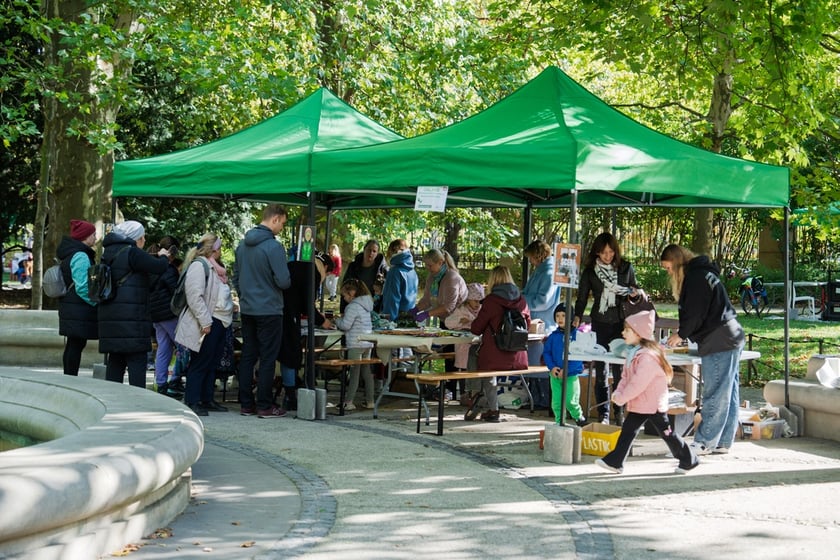 Międzypokoleniowy piknik ekologiczny w Ogrodzie Staromiejskim we Wrocławiu