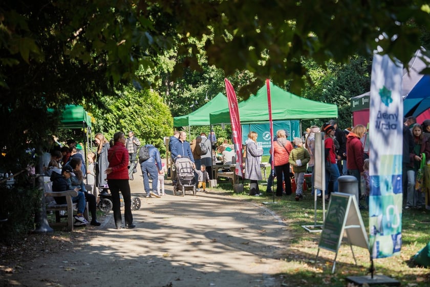 Międzypokoleniowy piknik ekologiczny w Ogrodzie Staromiejskim we Wrocławiu