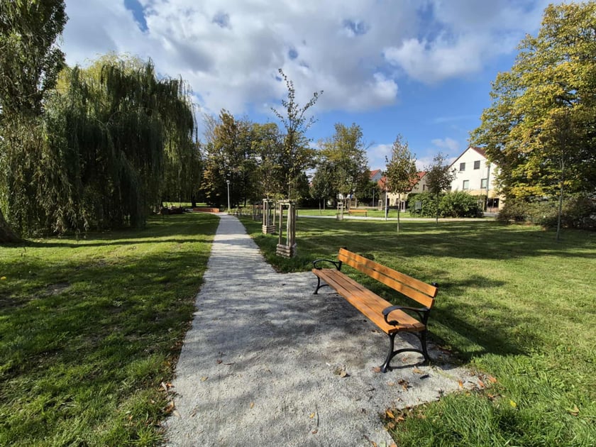 Skwer między ulicami Żernicką a Objazdową na osiedlu Żerniki we Wrocławiu