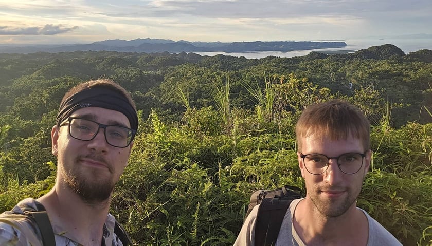 Jakub Leśniewicz i Bartek Leśniewicz liczyli wyraki i lotokoty w dżungli na Filipinach