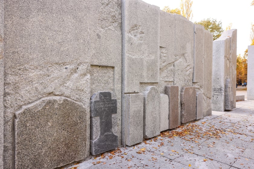 Odnowiony Pomnik Wspólnej Pamięci w parku Grabiszyńskim, 1 listopada 2025