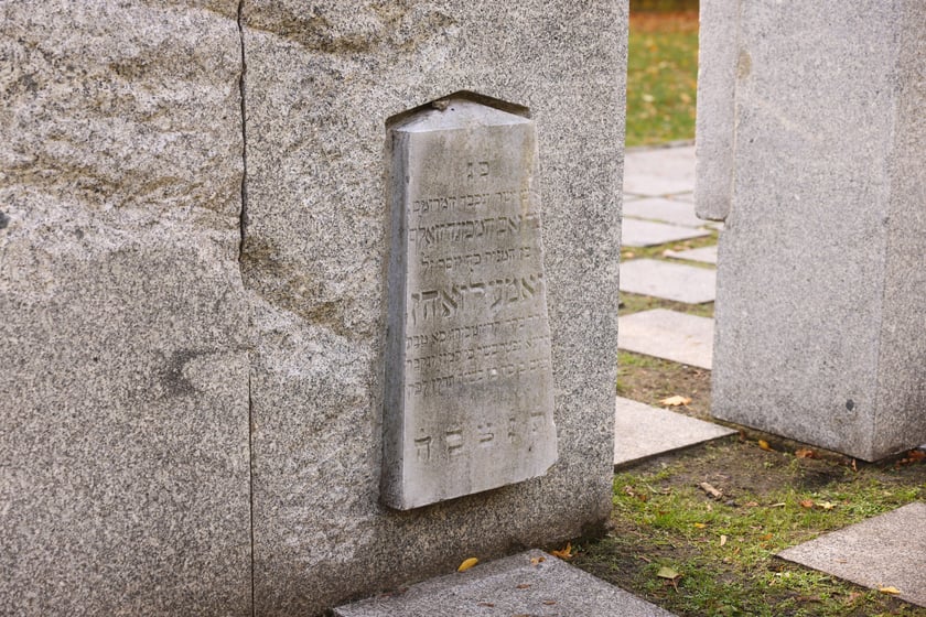 Odnowiony Pomnik Wspólnej Pamięci w parku Grabiszyńskim, 1 listopada 2025