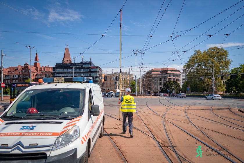 Uszkodzony pantograf w tramwaju na Pl. Jana Pawła II - 5 maja 2026 r.