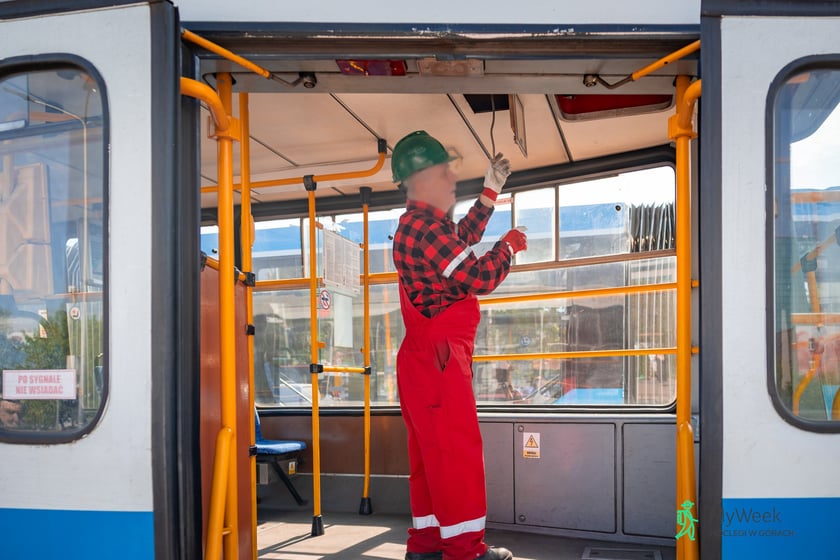 Uszkodzony pantograf w tramwaju na Pl. Jana Pawła II - 5 maja 2026 r.