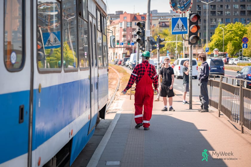 Uszkodzony pantograf w tramwaju na Pl. Jana Pawła II - 5 maja 2026 r.