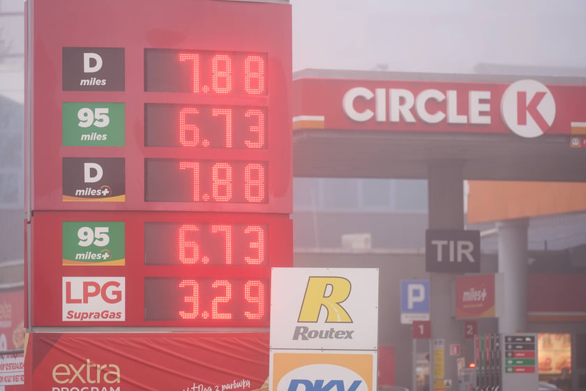 Ceny na stacji paliw Circle K przy ul. Dmowskiego - 3 października 2026 r. rano.