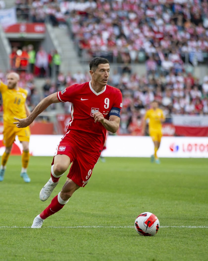 Powiększ obraz: Robert Lewandowski podczas meczu we Wrocławiu