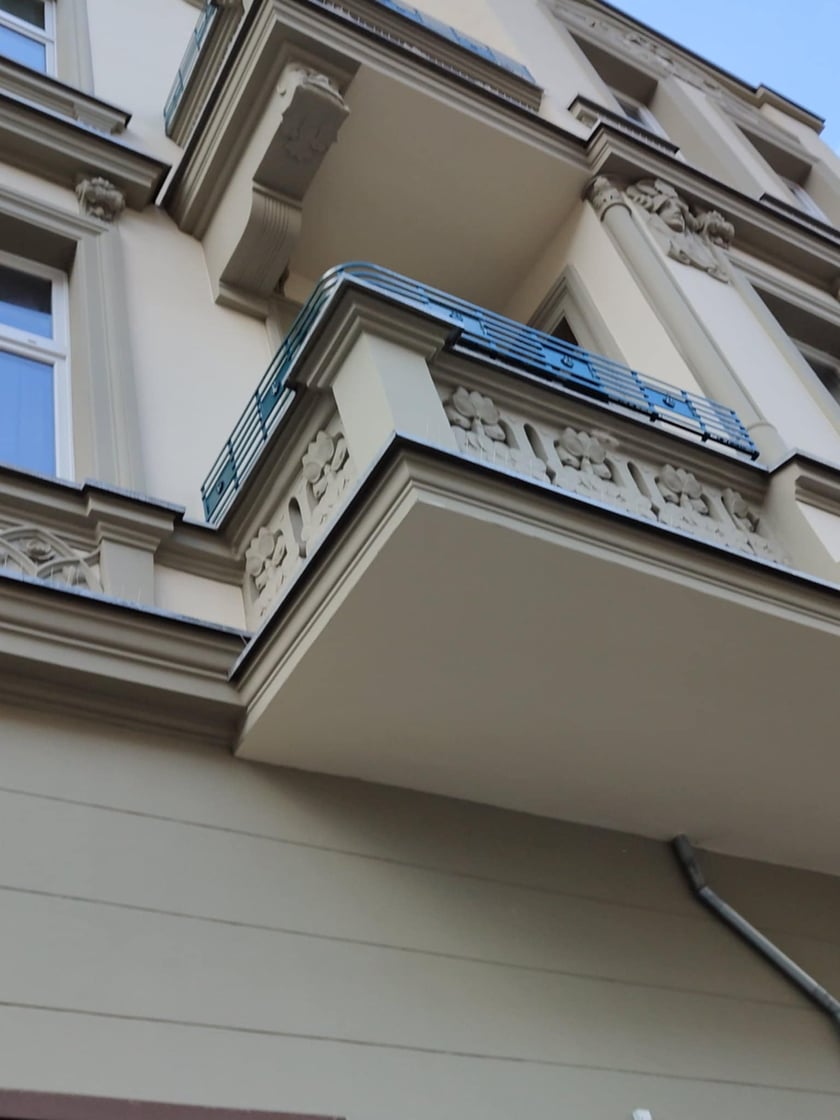 Odnowiony budynek nr 93 przy ul. Sienkiewicza na Ołbinie