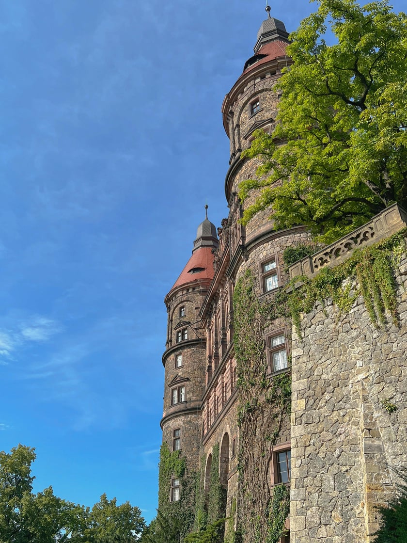 <p>Dzień na Zamku Książ wrocławianie wywlczyli frekwencją wyborczą. Teraz mogą odwiedzić go za darmo</p>