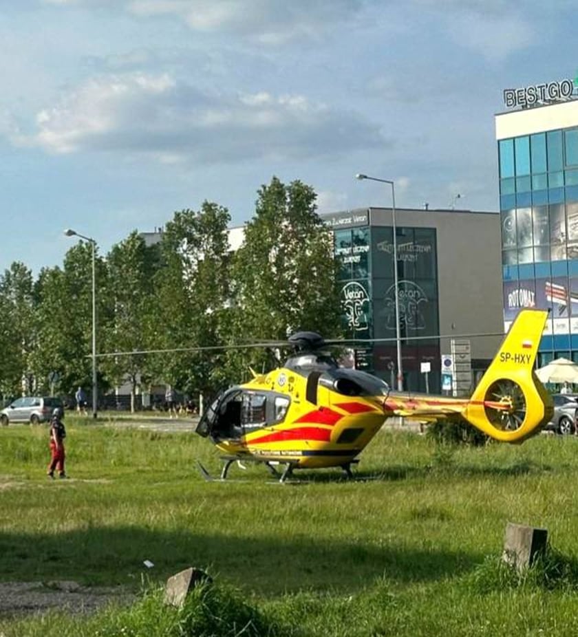 <p>Na Kr&oacute;lewieckiej lądował śmigłowiec LPR, w związku z podtopieniem nastolatki</p>