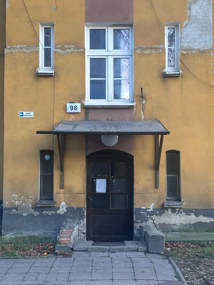 <p>To jedna z nielicznych takich kamienic, jakie ostały się wśr&oacute;d nowo powstałych budynk&oacute;w</p>