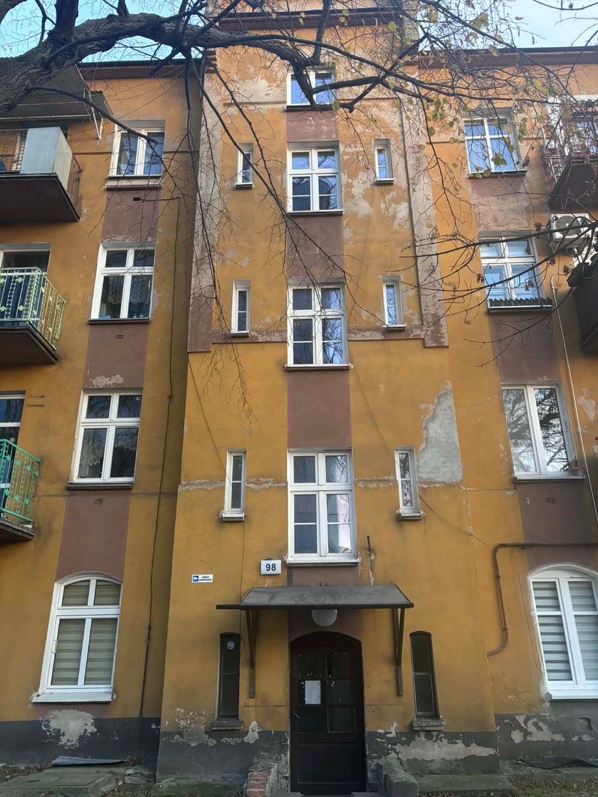 Kamienica przy ul. Robotniczej 98
