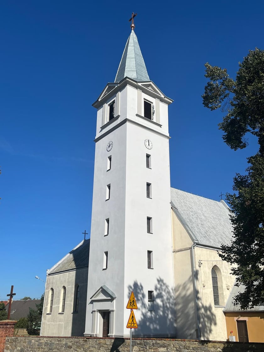 Powiększ obraz: Kościół w Zielenicach