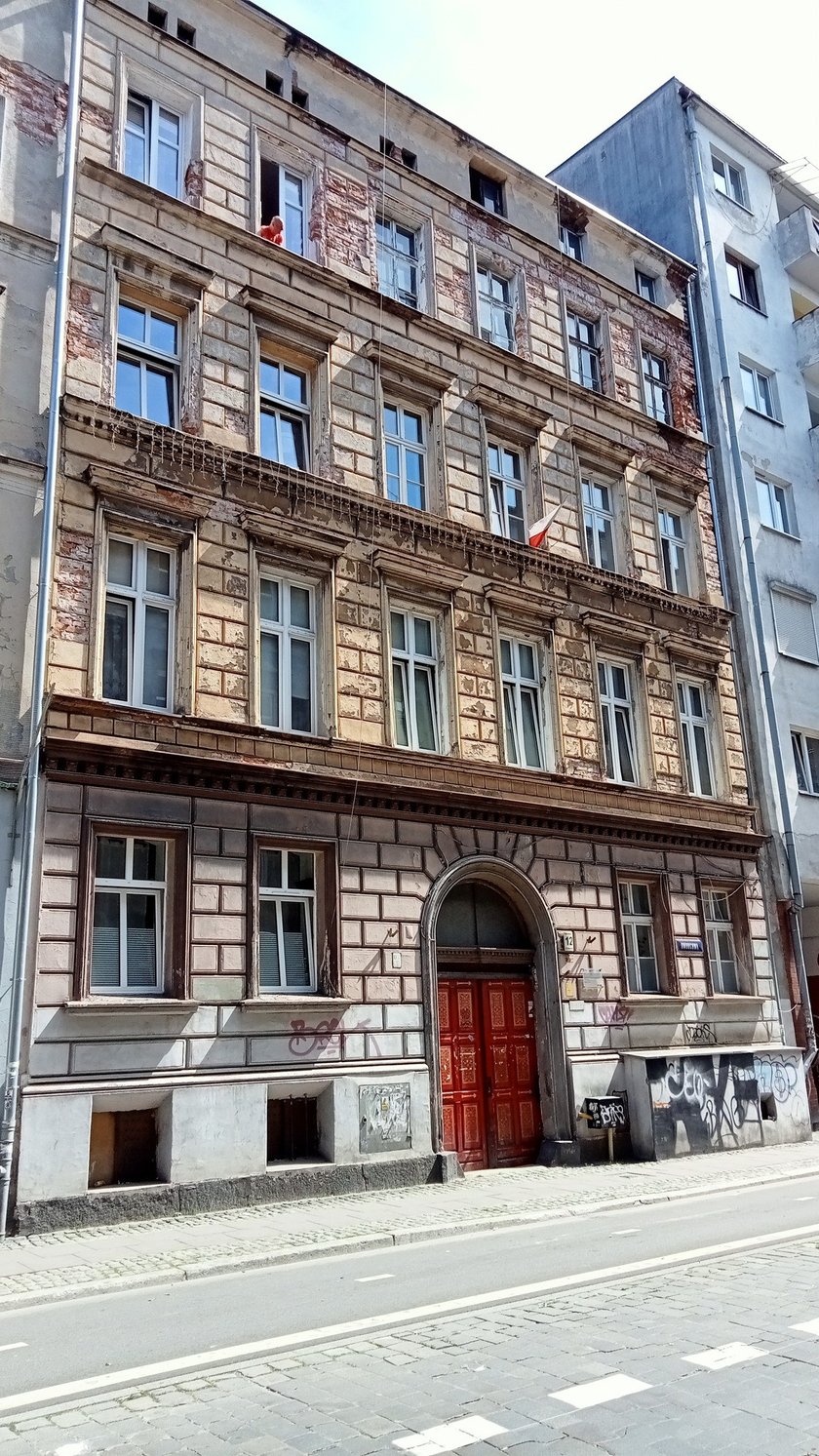 Powiększ obraz: <p>Dworcowa 12</p>