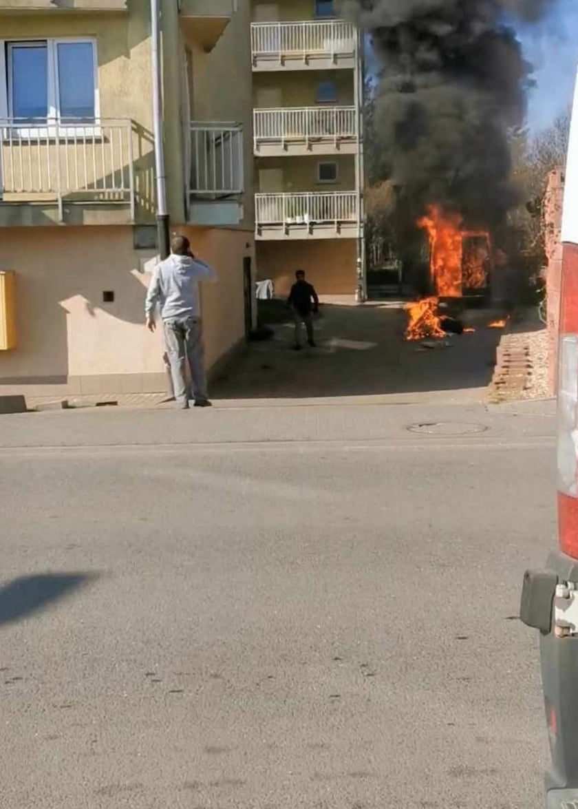 Wczesnym popołudniem ruch na ul. Trawowej został wstrzymany