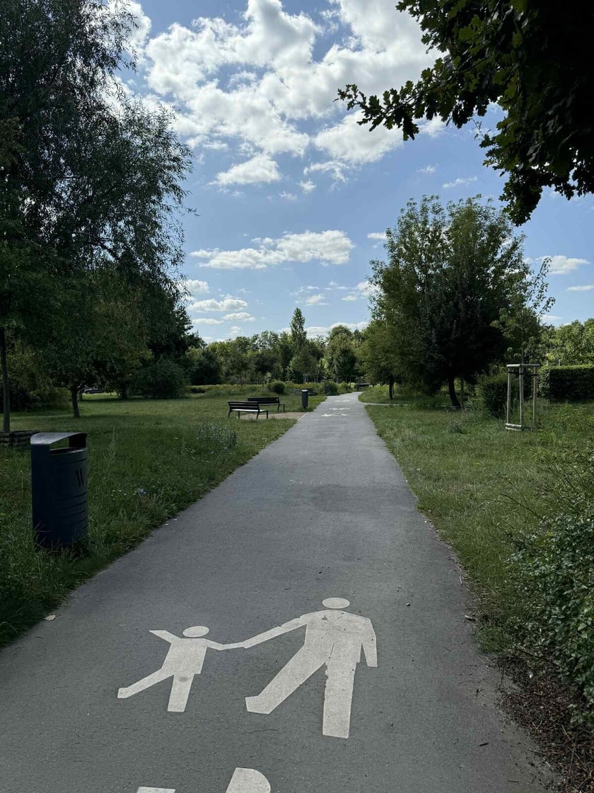 Powiększ obraz: <p>Ulica Kłodzka. </p>