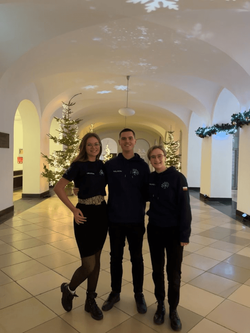 Powiększ obraz: Przedstawiciele KN Neuroinformatyki Neuron