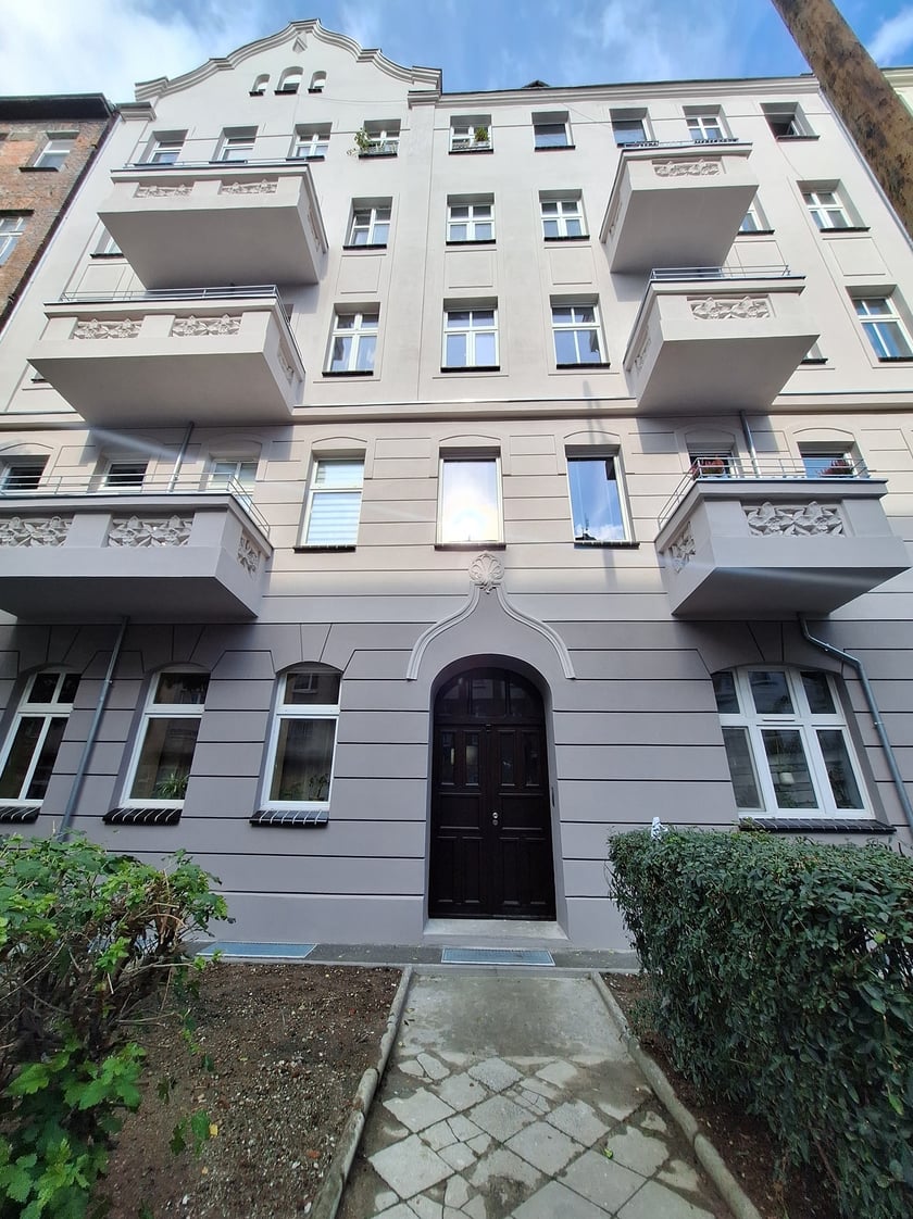 Powiększ obraz: <p>Kamienica 36 po remoncie</p>