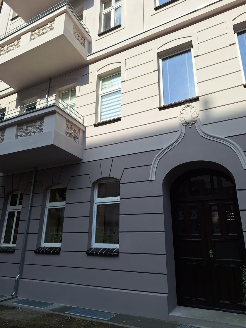 Powiększ obraz: <p>Kamienica 36 po remoncie</p>